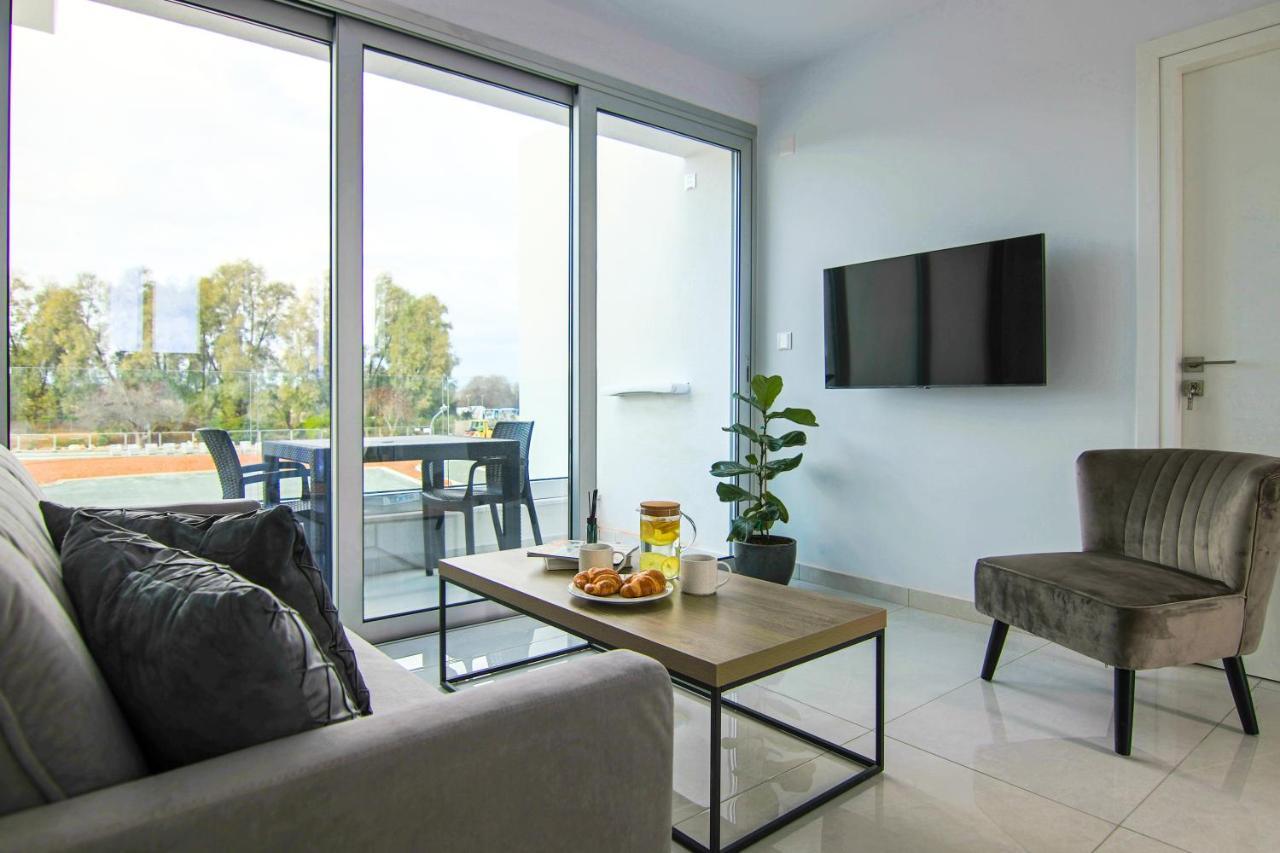 Phaedrus Living - Seaside Executive Flat Harbour 204 Lägenhet Paphos Exteriör bild