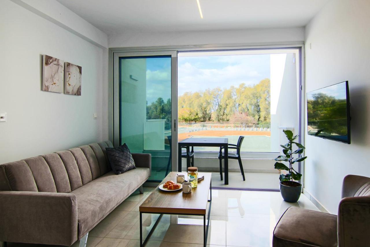 Phaedrus Living - Seaside Executive Flat Harbour 204 Lägenhet Paphos Exteriör bild